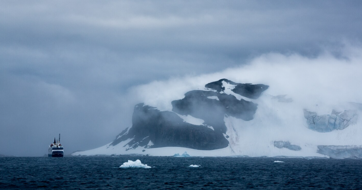 Ученые сообщили о странном сигнале из саркофагов Антарктиды Группа ученых обнаружила в Антарктиде четыре ун...