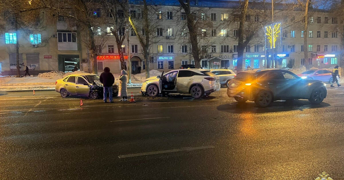 32-летний водитель Lada Granta выехал на встреч...