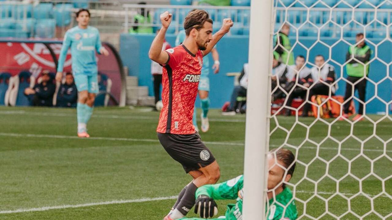 В Самаре «Акрон» и «Зенит» сыграли вничью 1:1 в 11-м туре РПЛ На последних минутах Дзюба не смог реализовать ...