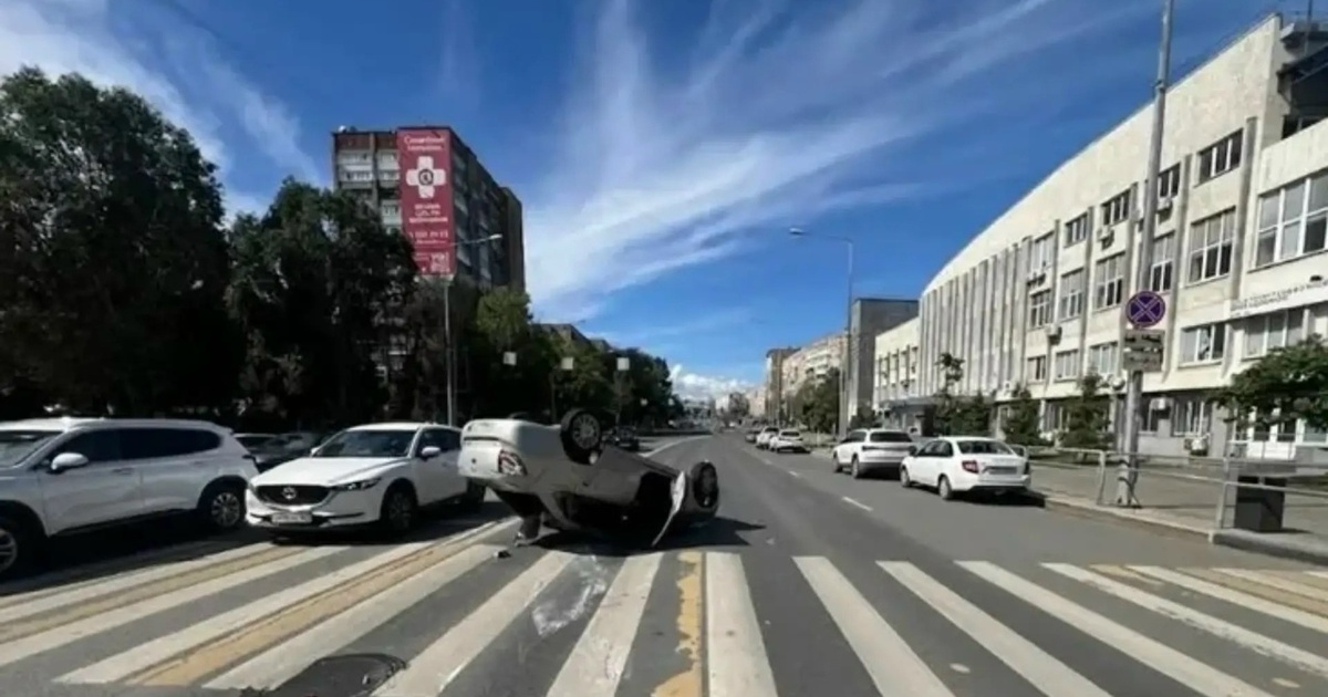 В Самаре пассажирка пострадала в столкновении двух LADA на Ново-Садовой На перекрестке водитель допустил нарушение треб...