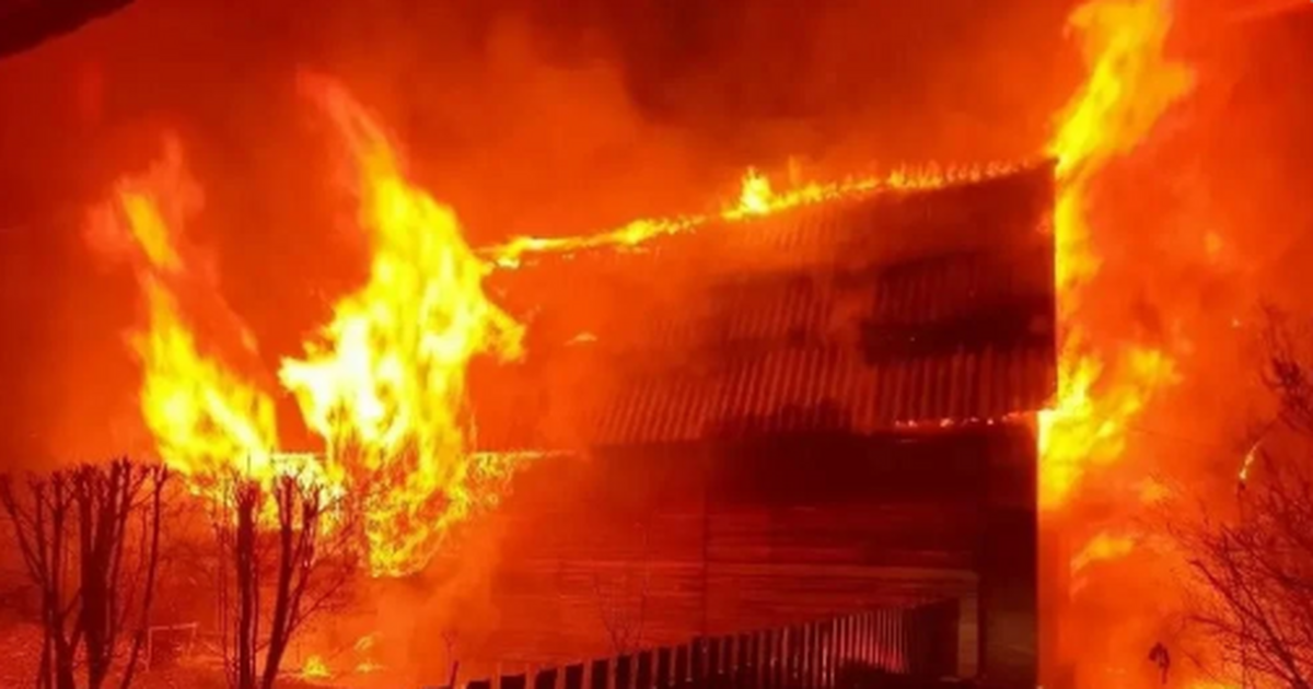 Полная ликвидация пожара завершилась в 08:00