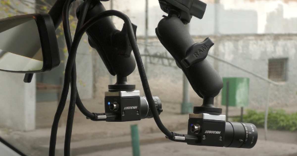 Техника позволяет фиксировать парковку на газон...