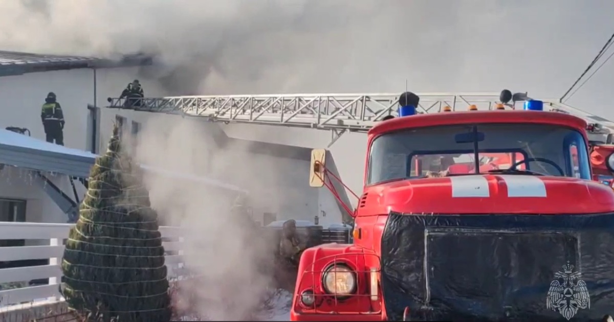 МЧС сообщило о пожаре в частном доме в Комсомольском районе Тольятти Пострадавших при чрезвычайной ситуации нет