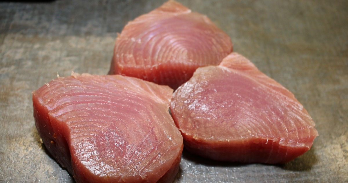 Студент из Самарской области разделал тунца стоимостью 160 млн рублей Голубого тунца весом 284 кг выловили на Курилах