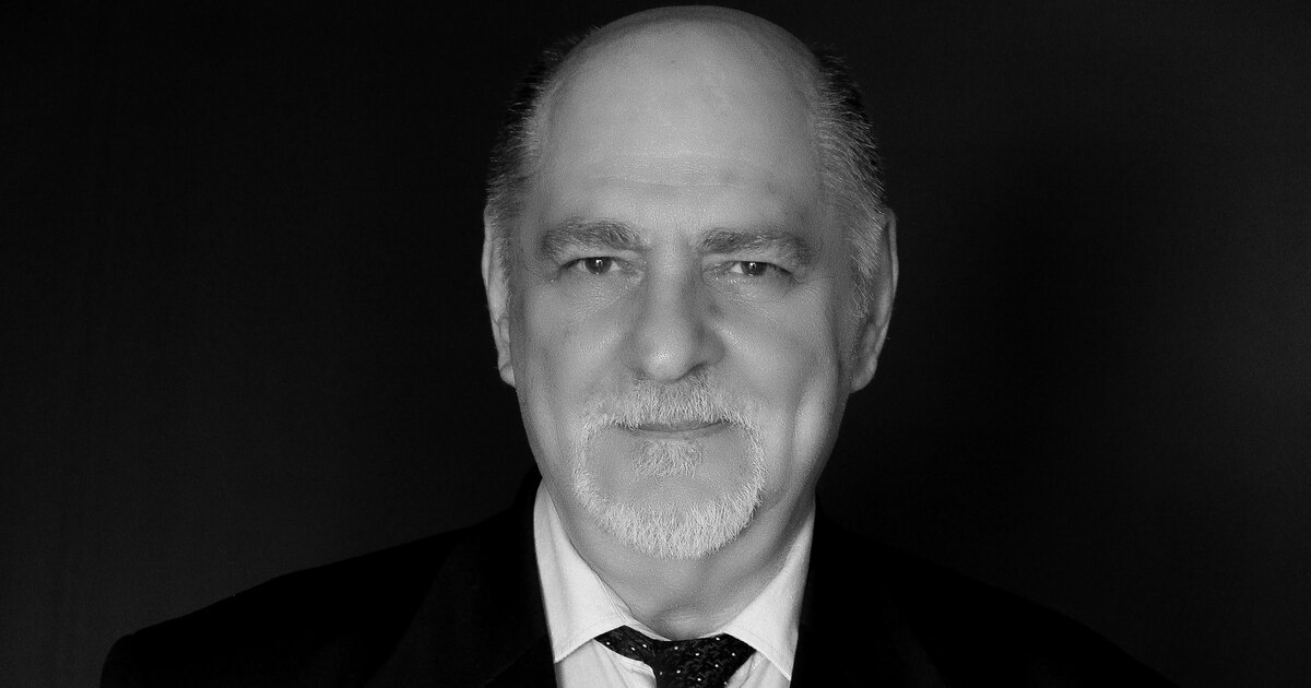 Он работал в Самарском драматическом театре с 1...