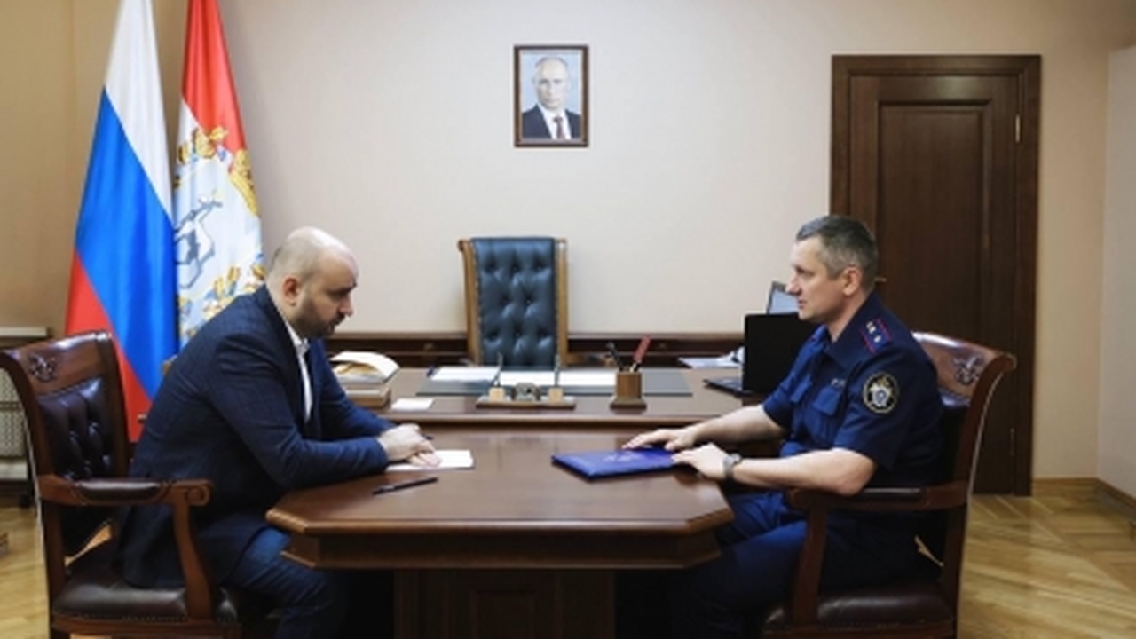 Губернатор Самарской области обсудил транспортную безопасность с главой ЦМСУТ СК Вячеслав Федорищев и Александр Перепелицын обсу...