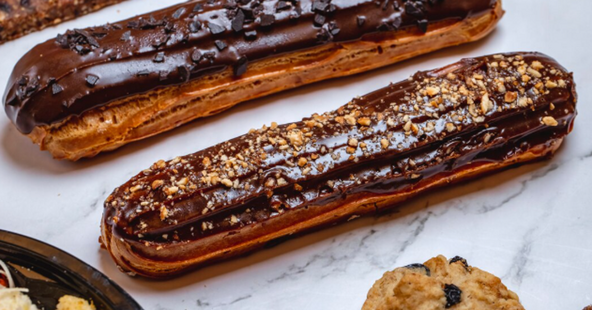 Всего 10 минут и вкуснейшие эклеры уже на вашем столе: детей не получится оторвать Всё, что мы любим в эклерах, но в формате рулет...