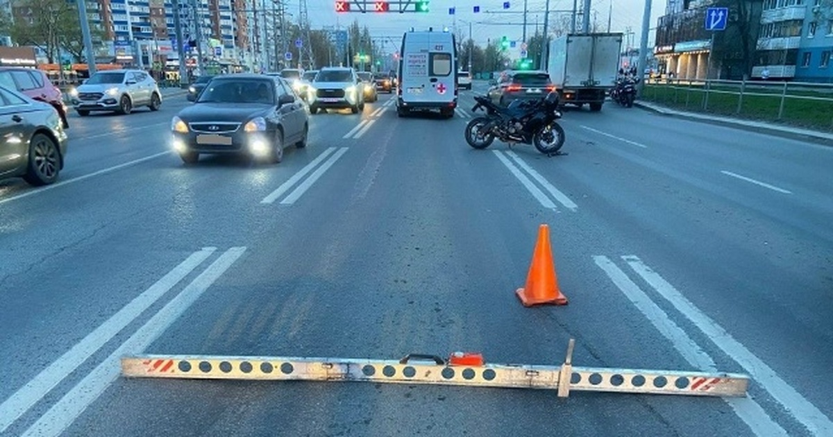 Пострадавший водитель мотоцикла был госпитализи...