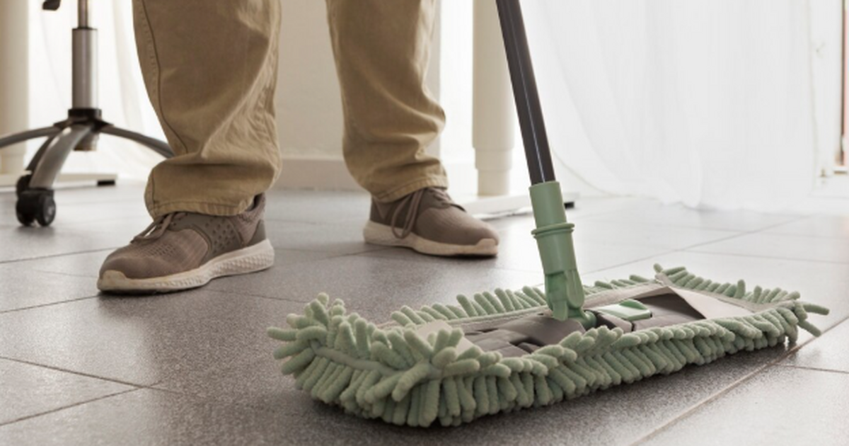 Когда нельзя мыть полы: народные запреты по дня...