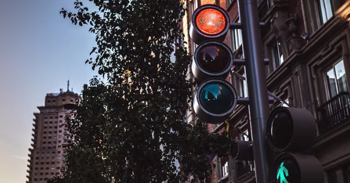 Жест кажется странным только со стороны. На дел...