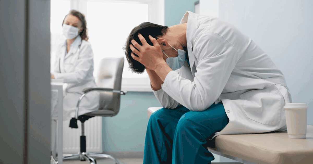 Психиатр Руслан Исаев отметил, что медики, соцр...