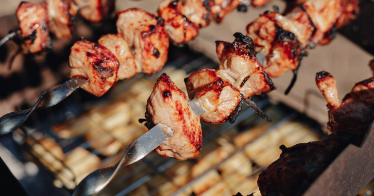 Мангал под запретом? Как не получить штраф до 50 тысяч за шашлык Шашлык под штрафом: где можно жарить и как не п...