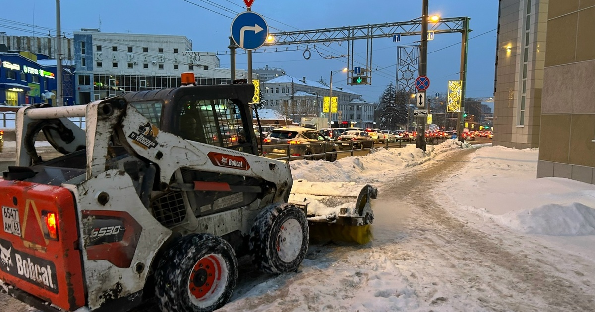 Самаре выделят дополнительные средства на зимнее содержание дорог Об этом сообщил вице-губернатор Михаил Смирнов ...