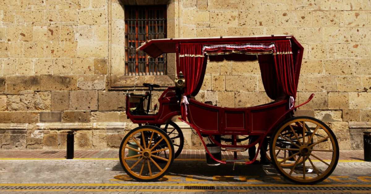 Провёли экскурсию по музею Гаража особого назна...