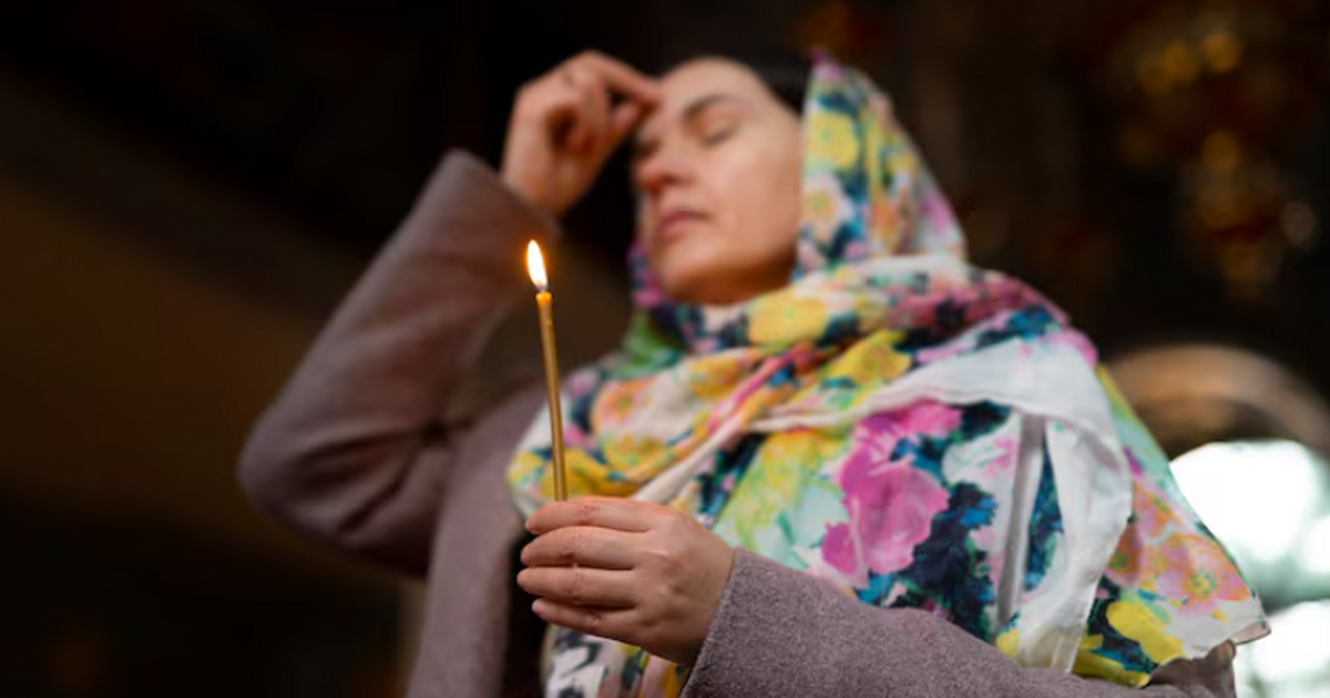 Протоиерей объяснил, почему православным важно участвовать в своих таинствах Протоиерей ответил на вопросы о совмещении рели...