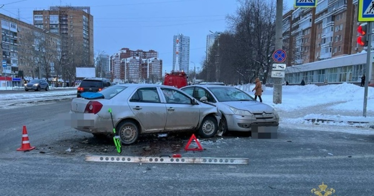 Столкнулись Citroёn и Geely