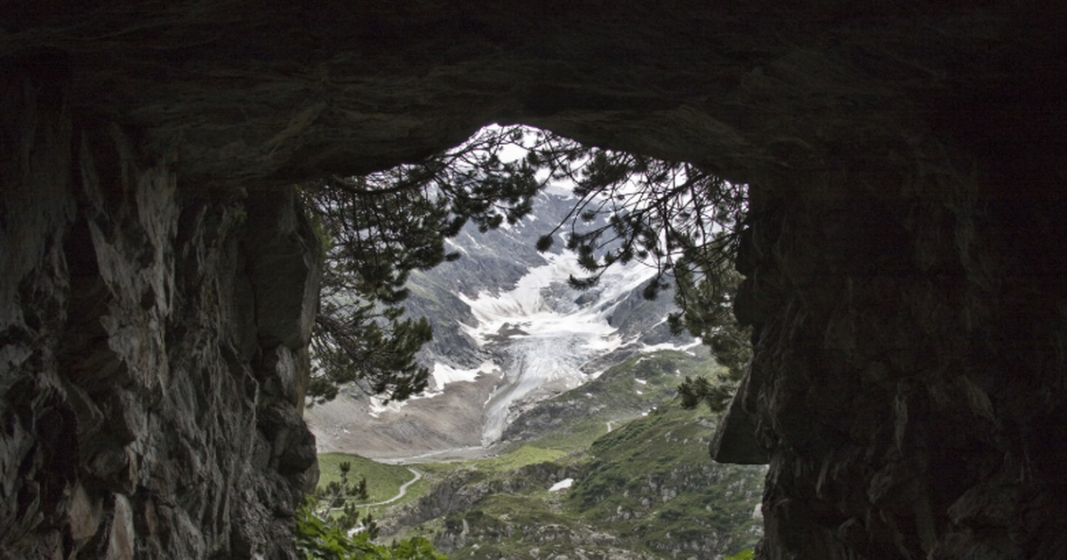 Археологи нашли 400 каменных орудий у входа в пещеру Аравии Команда археологов обнаружила крупное скопление...