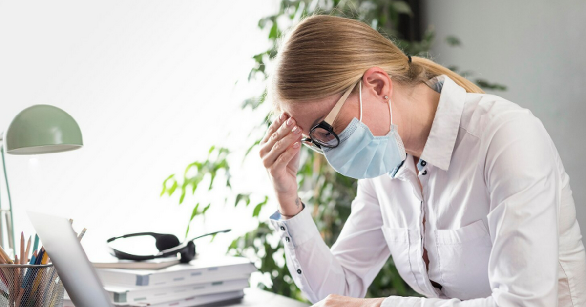 Даже при температуре 39 градусов россиян могут не освободить от работы Минздрав расширил основания для больничных с 20...