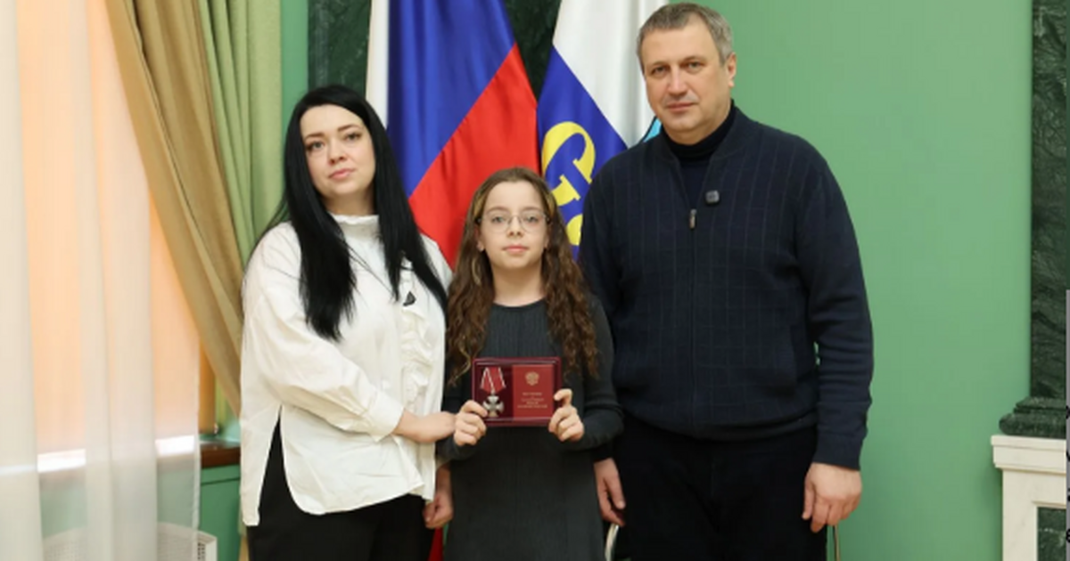 Награду вручил глава областной столицы Иван Носков