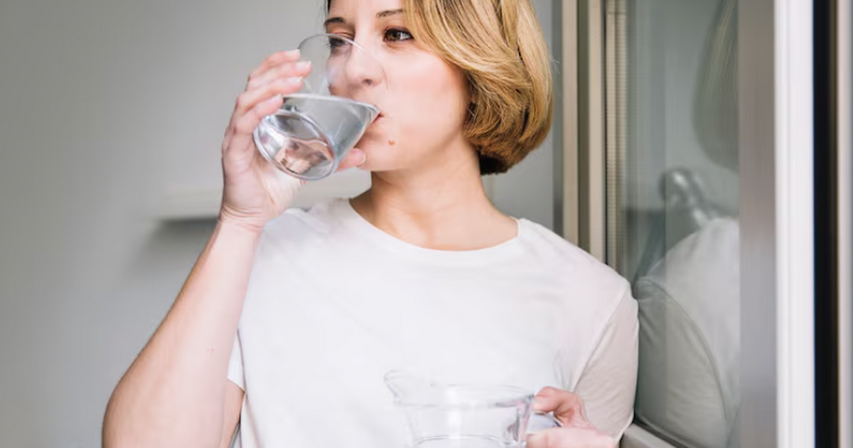 Врачи предупредили о рисках тренда пить горячую воду по утрам Диетолог и гастроэнтеролог Анна Зименская совет...