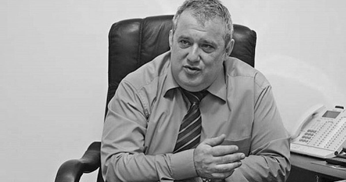 Он также руководил региональной Федерацией пуле...