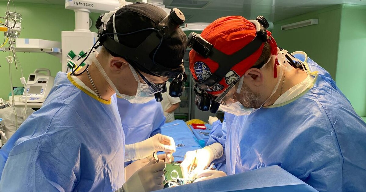 Хирурги провели две сложные операции