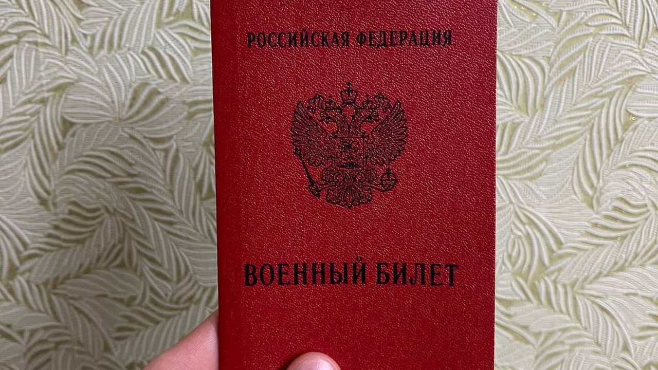 Охота на холостяков: в России неженатых мужчин хотят отправлять в армию Предлагается создать список неженатых граждан, ...