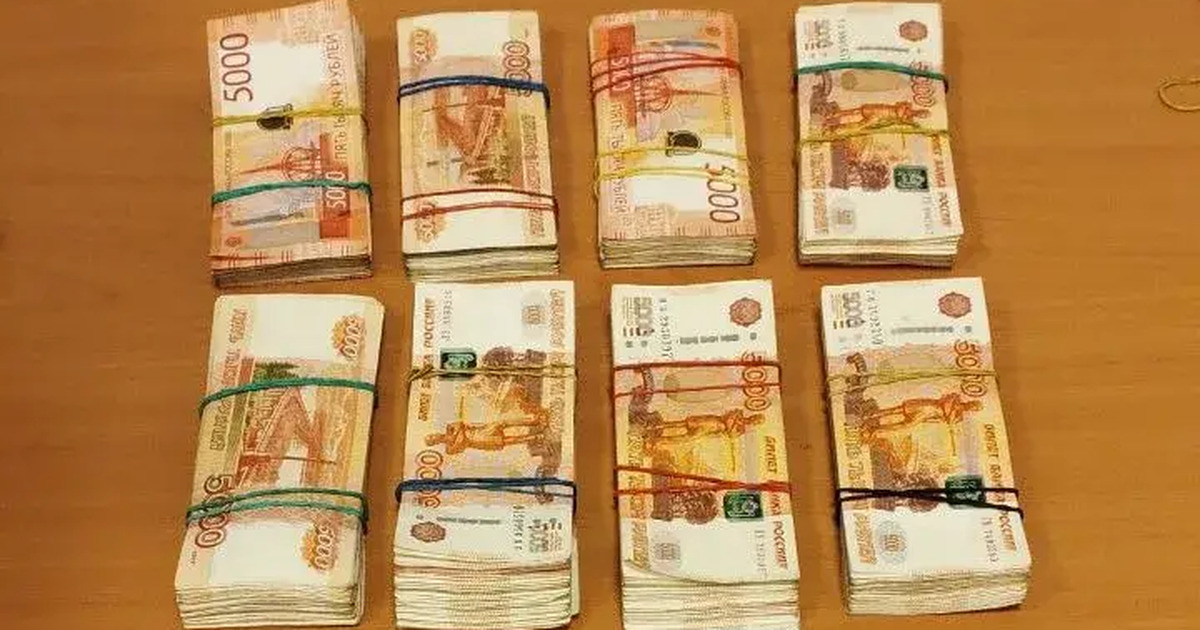 В аэропорту Самары мужчина пытался вывезти в Та...