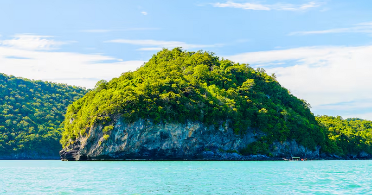 Сейсмологи сняли из космоса 20‑километровую структуру под Бермудами Мифы о «Бермудском треугольнике» обычно крутятс...