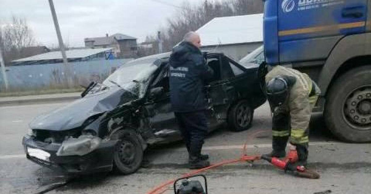 Водитель легковушки скончался до приезда медиков