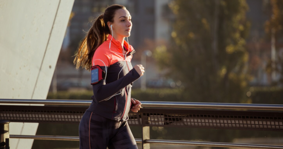 Японские ученые назвали лёгкий способ поднять настроение у женщин на пробежке Японские исследователи сообщили, что ритмичная ...