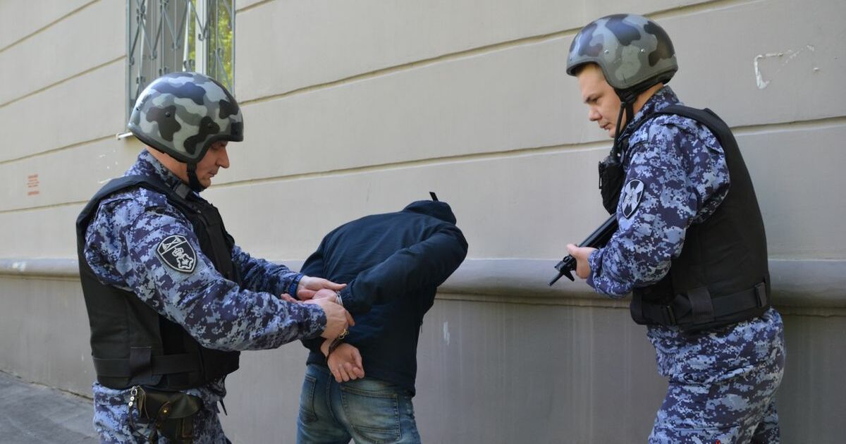 Патруль Росгвардии задержал разыскиваемого самарца в ТЦ Подозреваемый был задержан при попытке украсть ...