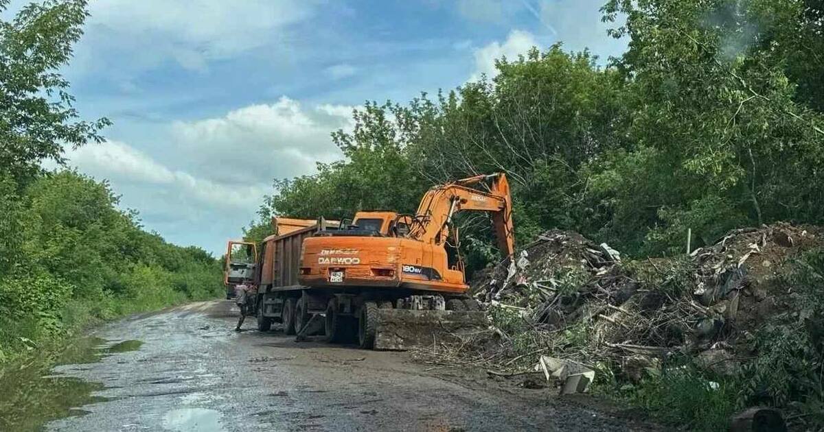 Работа по устранению незаконных мест размещения...