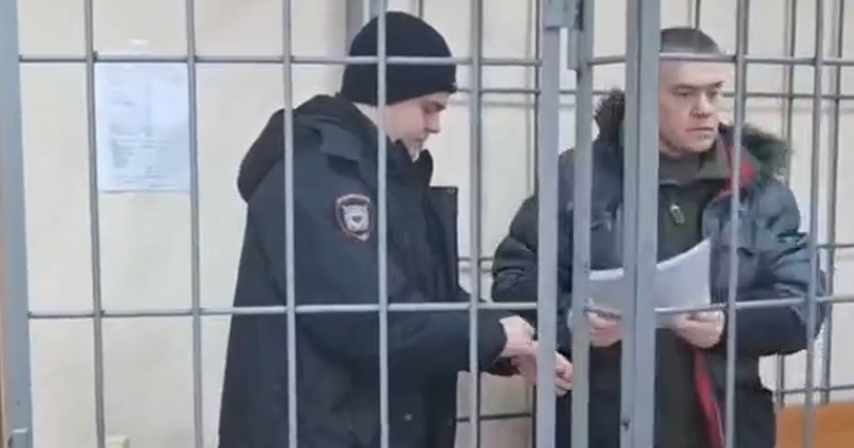 Экс-замглавы бюро медсоцэкспертизы Самарской области осужден на 9 лет за взятки Кроме того, ему назначен штраф в сумме 500 тыся...