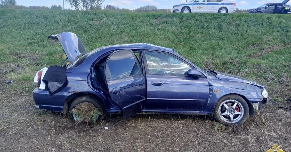 18-летний водитель Kia Spectra съехал в кювет в Самарской области В результате ДТП 18-летний водитель был доставл...