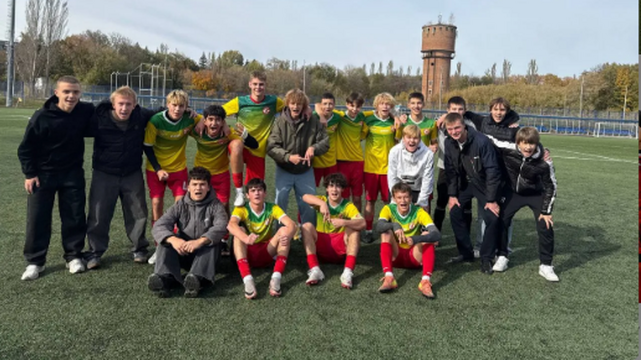 Федорищев поможет детскому ФК "Сокол" с участком под манеж Клуб добивается заметных спортивных успехов