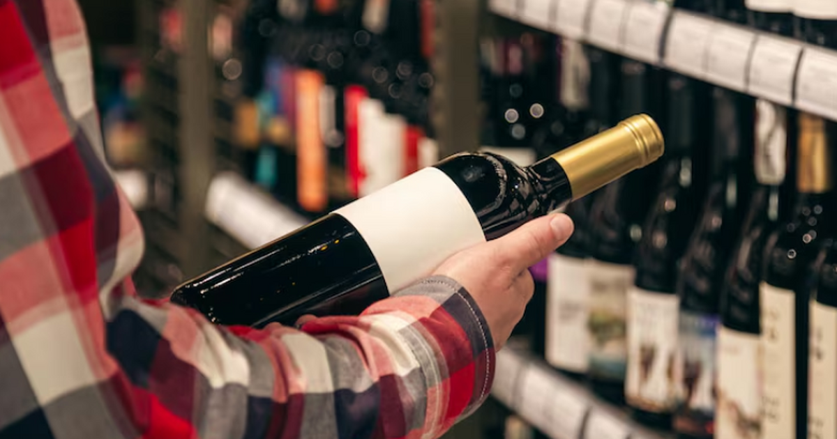 Диакон объяснил, чем может грозить даже небольшое количество вина в пост Диакон Иоанн Клименко призвал отказаться от алк...