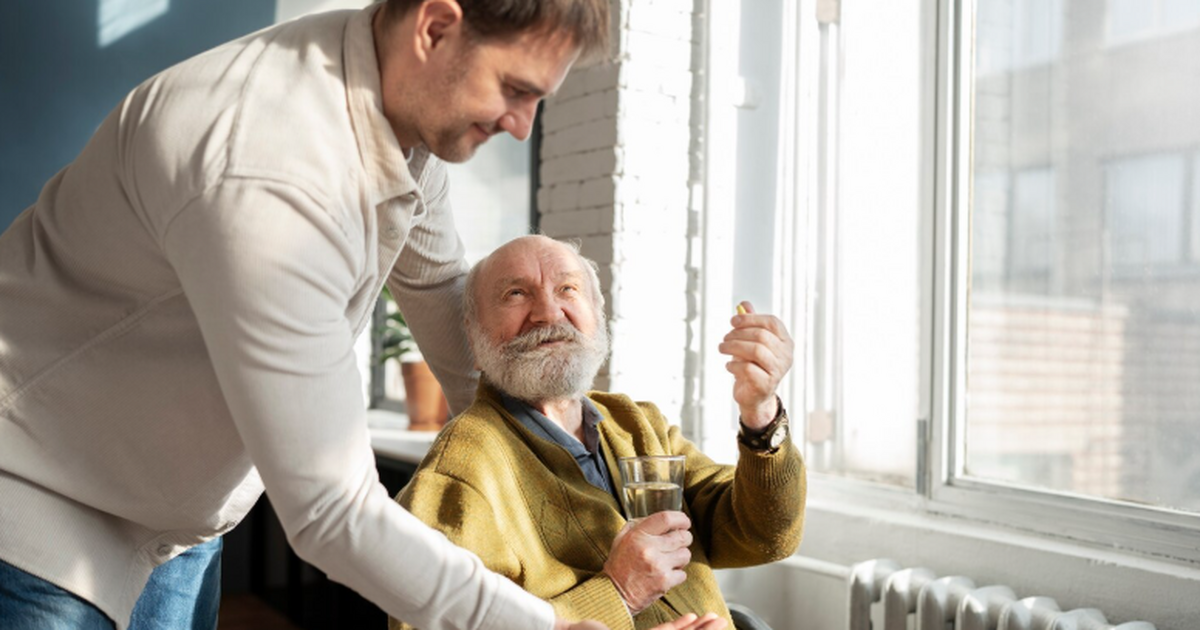 Управляющая домом престарелых Джамиэль Слейни‑С...