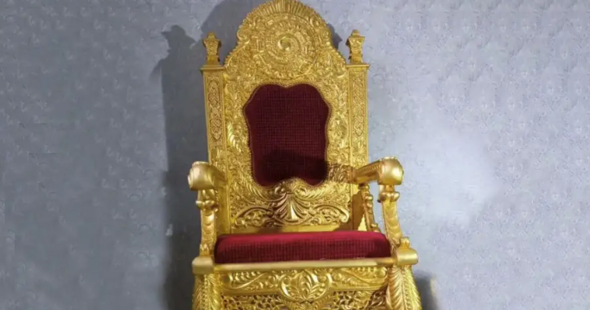 Самарец продаёт трон ручной работы за 390 тысяч рублей Житель Самары выставил на продажу трон ручной р...