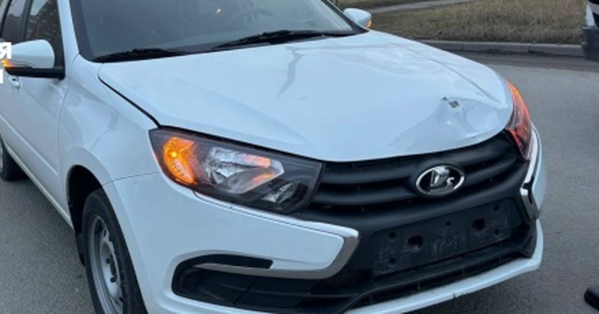 В Тольятти Lada Granta, проехав на красный свет, сбила 15-летнюю девочку Об этом сообщила Госавтоинспекция Самарской обл...