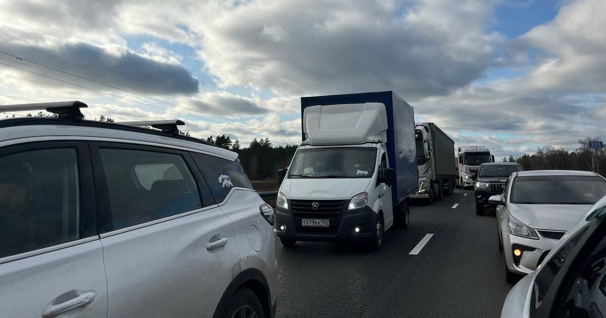 В Самаре 3 ноября на М-5 у Прибрежного образовалась пробка из-за трех ДТП Водителям рекомендуется найти пути объезда