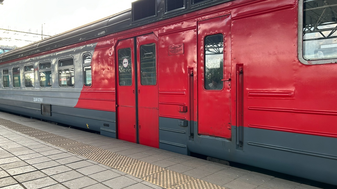 Семейная пара с детьми совершила поездку в Сочи...