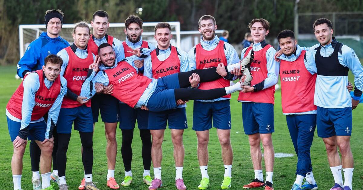 Пока футболист находится в аренде у самарского ...