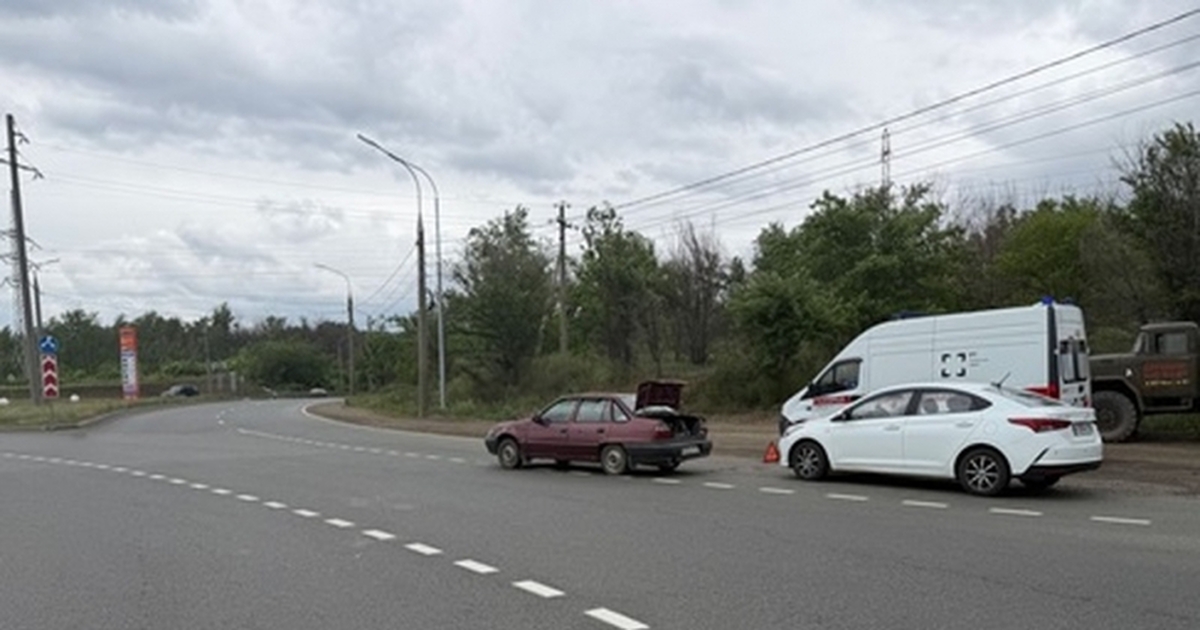 На Уральском шоссе Hyundai столкнулся с Daewoo ...