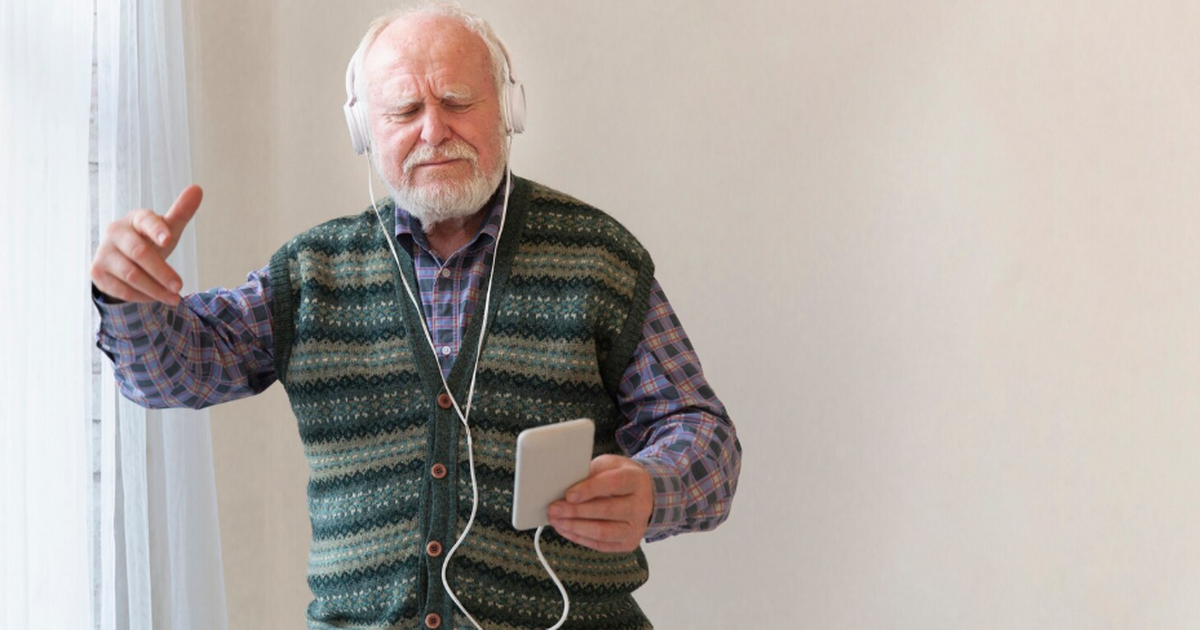 Слабое обоняние у пожилых связали с повышенным риском ИБС Ученые нашли связь между снижением обоняния и р...