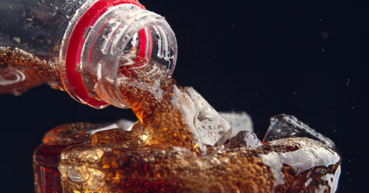 Эксперимент с колой и ментосом привёл подростка к разрыву стенки желудка В России двое подростков попытались повторить у...