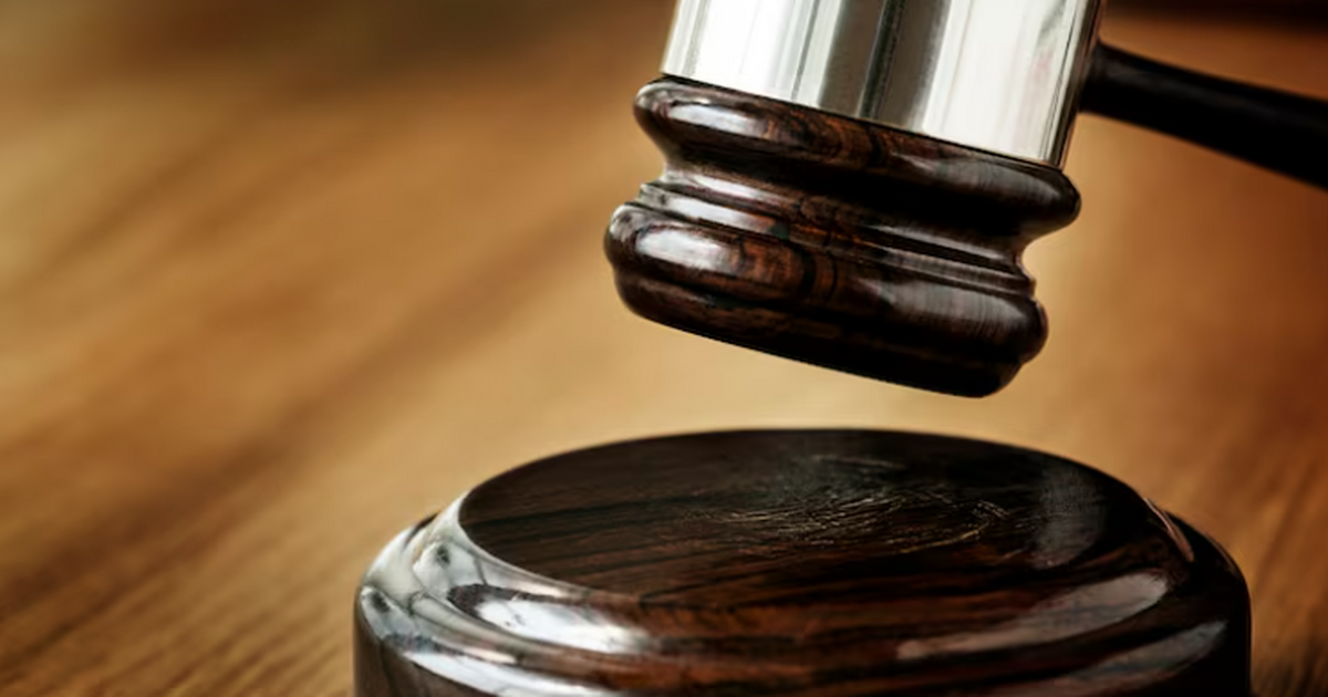 В США женщина предстанет перед судом по делу о ...