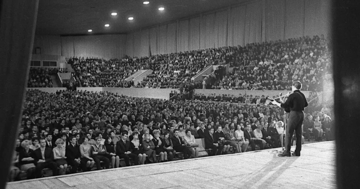 В Самаре почтили память Владимира Высоцкого в день его рождения 25 января Особое место в памяти самарцев занимает концерт...