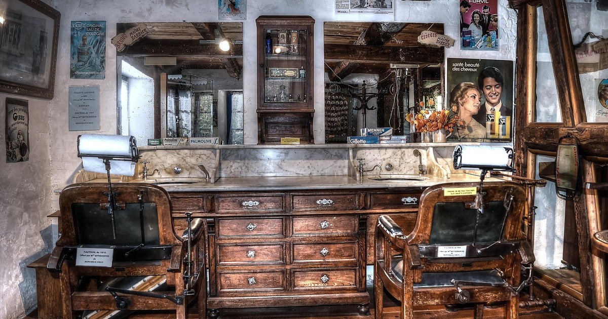 Спикером выступит историк и экскурсовод Павел Г...