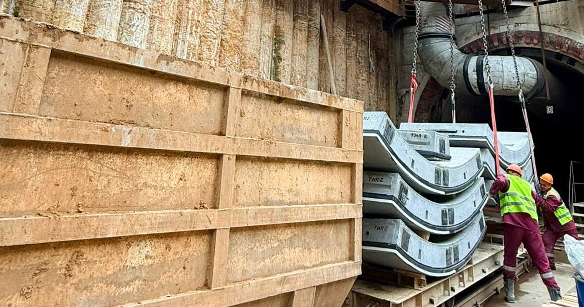 Фомин сообщил о завершении проходки тоннеля станции «Театральная» в декабре Фомин заявил о готовности работ на 92%